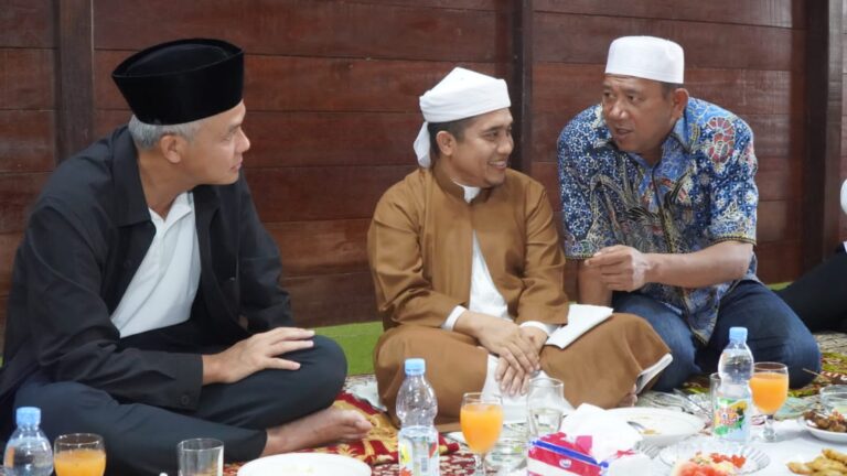 Kunjungi Besilam, Ganjar Pikir Tuan Guru Sepuh Berjenggot, Ternyata …