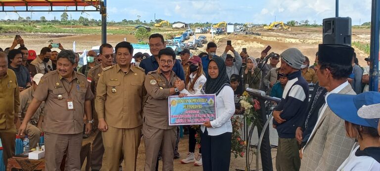 Mentan Syahrul Yasin Limpo Bawa Bantuan untuk Petani Samosir