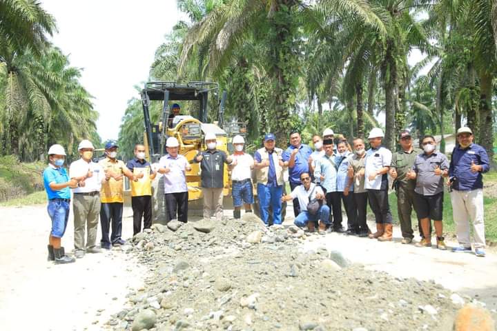 Bupati Labura Launching Pembangunan Jalan Poros Kecamatan Aek Kuo