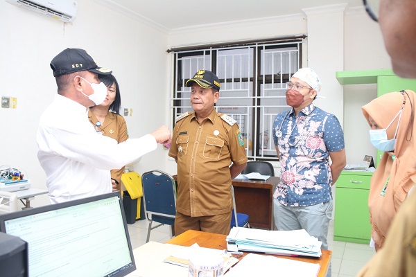 Gubernur Edy Rahmayadi Tinjau RSUD, Kondisi Pasar dan Infrastruktur di Perdagangan