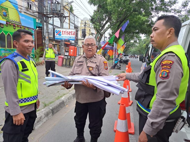 Jelang Idul Fitri 1444 Hijriah, Satlantas Polrestabes Medan Bagikan Spanduk