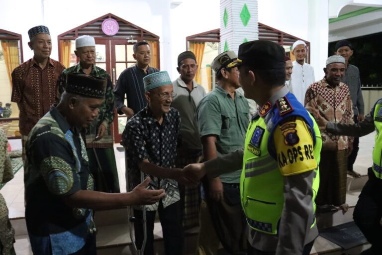 Patroli Skala Besar, Kapolres Simalungun Rawat Rasa Aman di Malam Libur