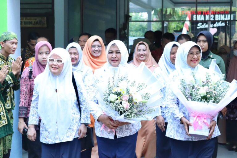 Ketua Yayasan Kanker Indonesia Sumut Road Show ke SMAN 2 Binjai