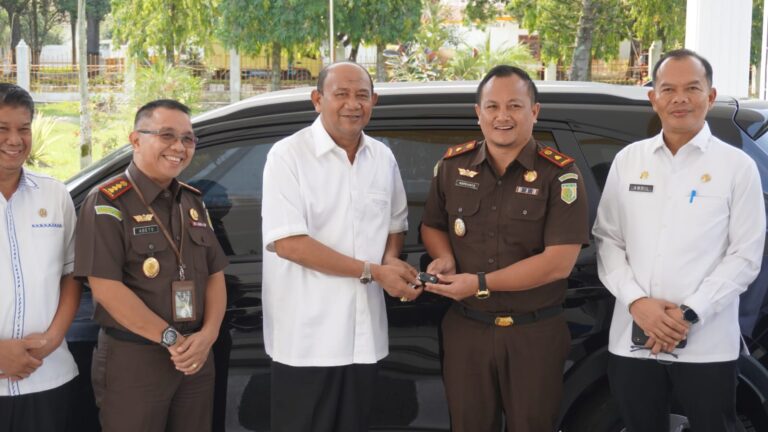 Satu Unit Mobil Operasional Diserahkan Afandin untuk Kacabjari Pangkalan Berandan