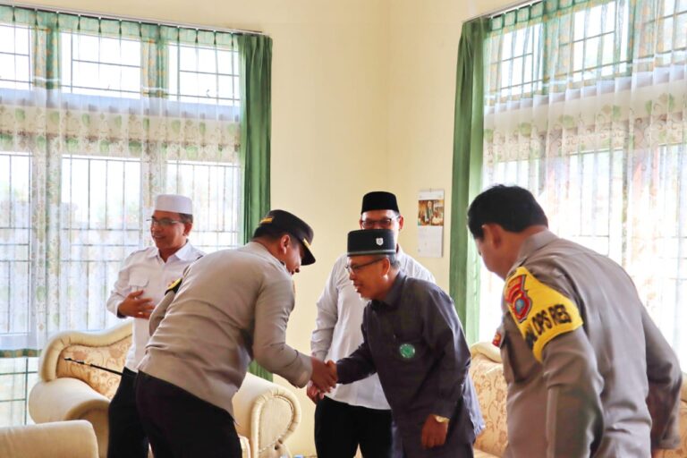 AKBP Dwi Prasetyo Wibowo Perintahkan Sat Intelkam Monitor Situasi Kantor MUI Sidempuan