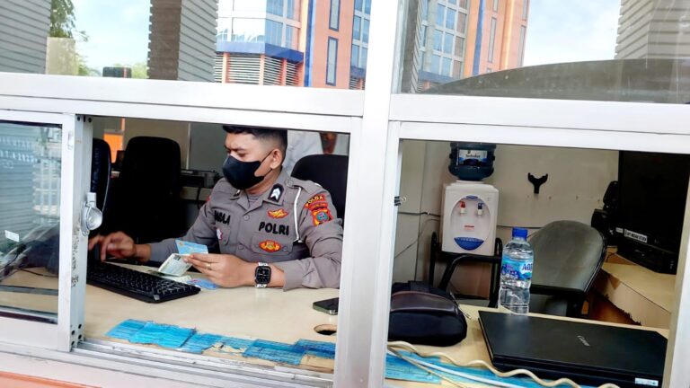 Warga Taat Pajak Dipersulit Oknum di Drive Thru Bank Sumut