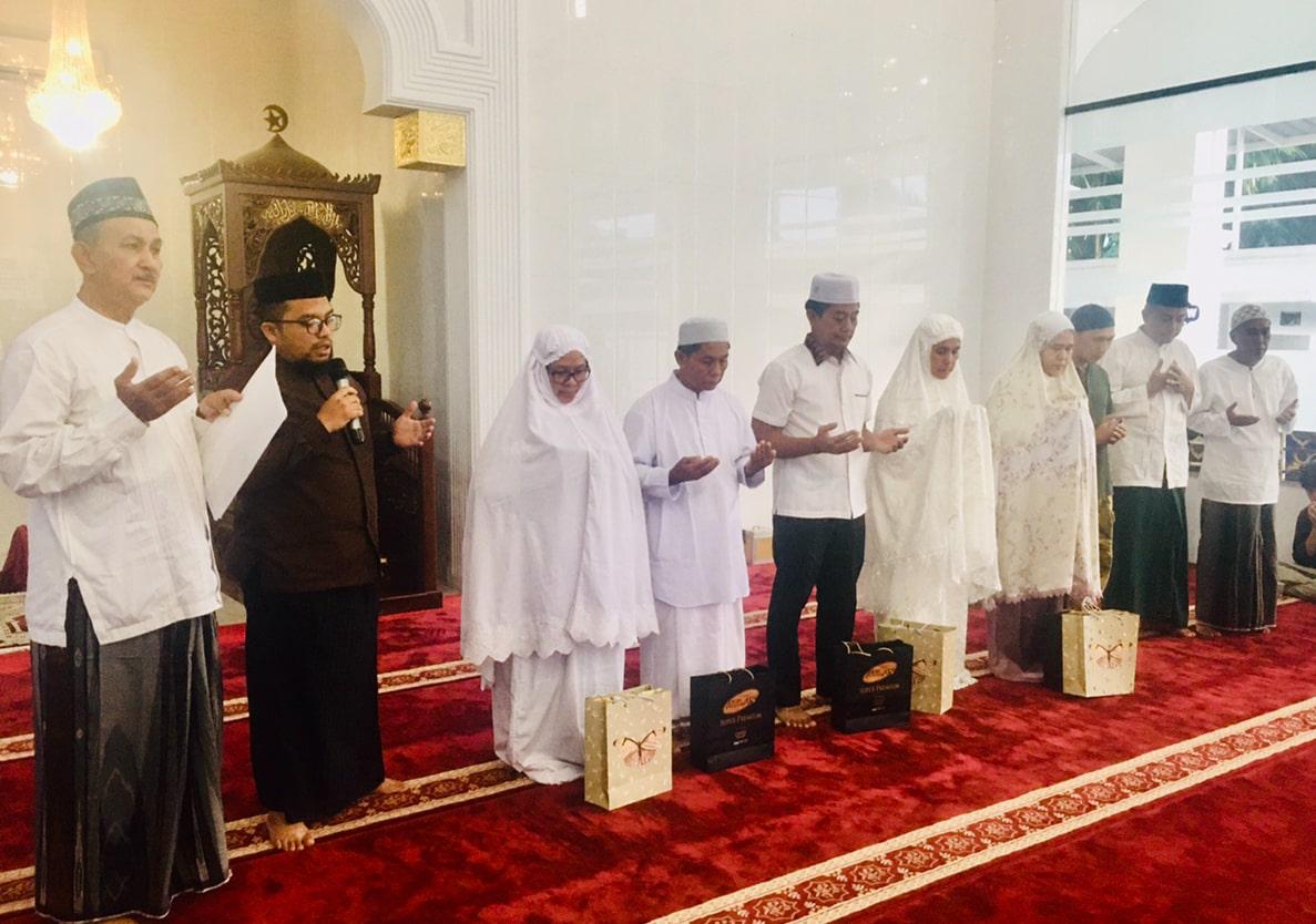 BKM Fajar Ramadhan Beri Bingkisan kepada Calon Jamaah Haji