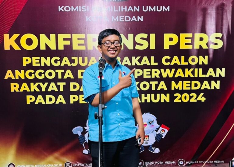 Islahuddin Resmi Daftar ke KPU Kota Medan