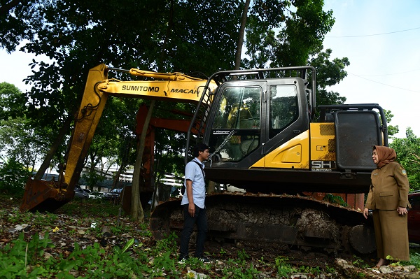 Dinas LHK Sumut Amankan Puluhan Kubik Kayu dan Alat Berat