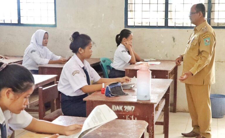 Wakil Bupati Simalungun Monitoring Pelaksanaan UAS Jenjang SMP