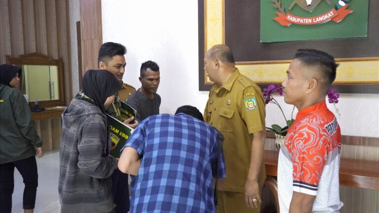 Atlet Tinju Berprestasi Mendapat Atensi Plt Bupati Langkat