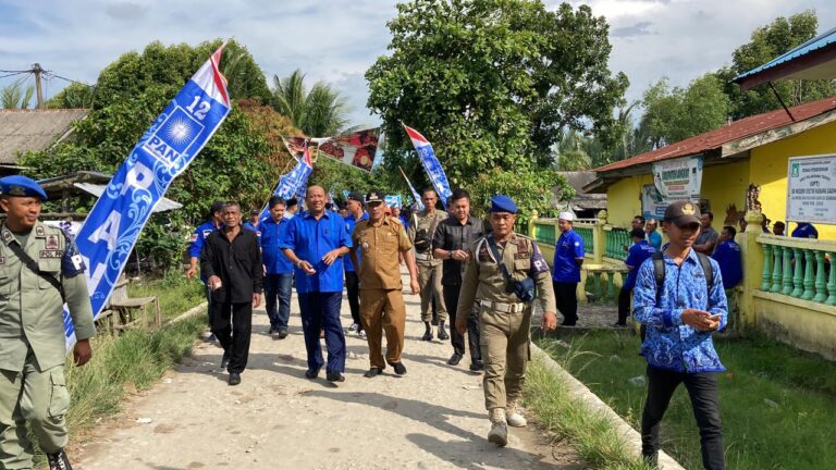 Syah Afandin Silaturahmi Dengan Masyarakat Secanggang Bersama Anggota DPRD Langkat