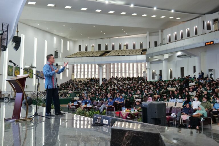 Tujuh Disrupsi Global Pukau Seribuan Mahasiswa USU