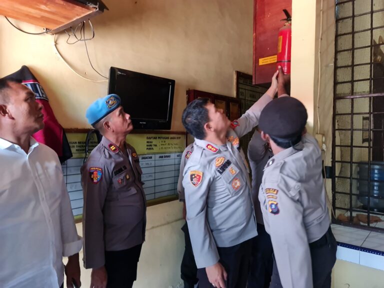 Kapolres Simalungun Sidak Ruang Tahanan, Berikut Hasilnya!