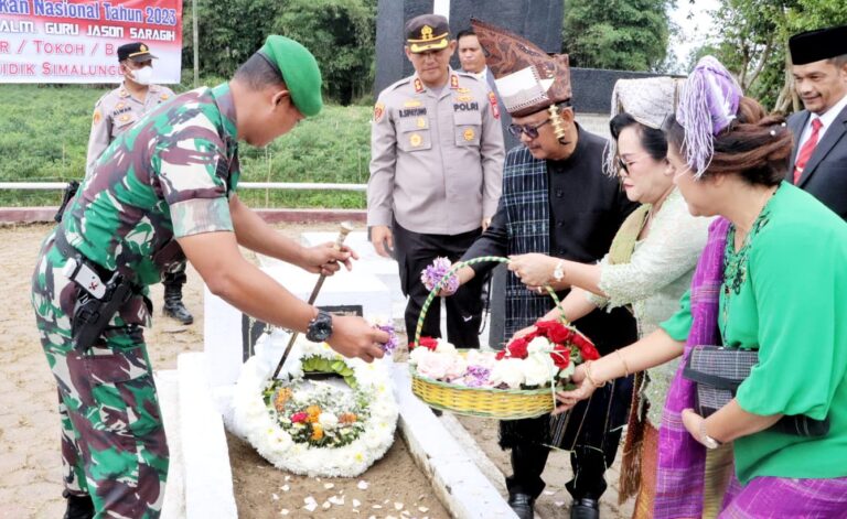 Bupati Simalungun Ziarah ke Makam Tuan Guru Jason Saragih