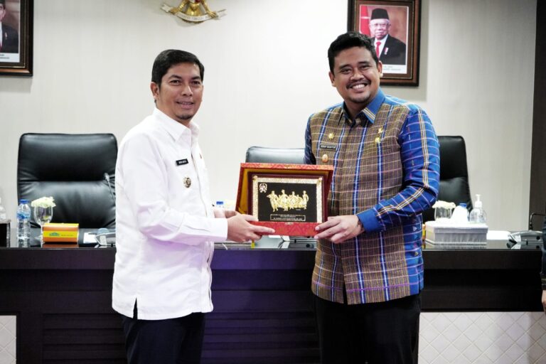 Bobby Sampaikan ke Wali Kota Sawahlunto Pembangunan Medan Massif