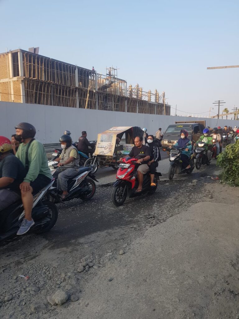 Jalan Meteorologi Rusak Parah