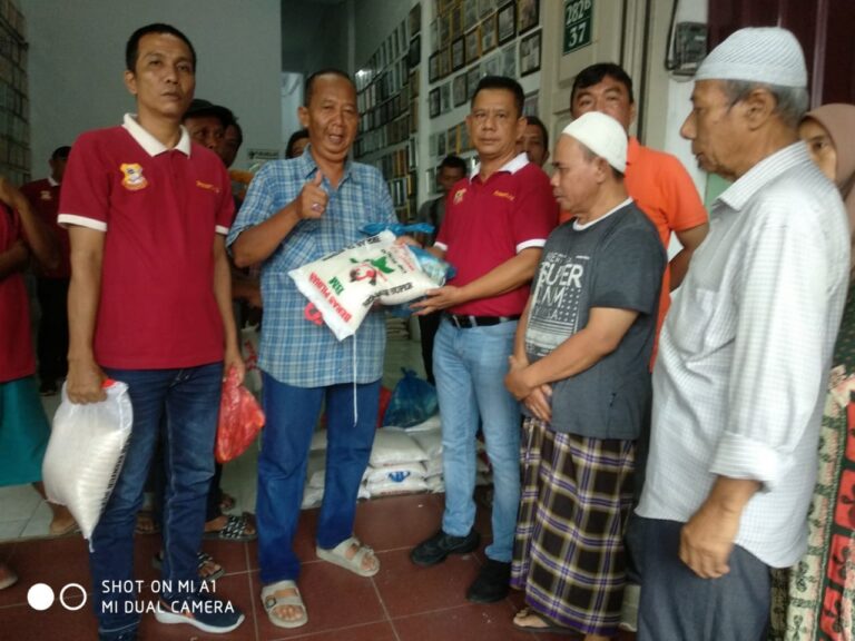 Sambut Iduladha 2023 dan HUT Bhayangkara ke 77, Ketua Pewarta Berbagi Sembako