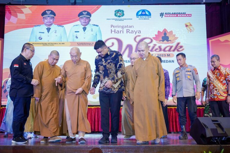 Peringatan Waisak di Medan, Bobby Dinilai Sebagai Bapak Toleransi