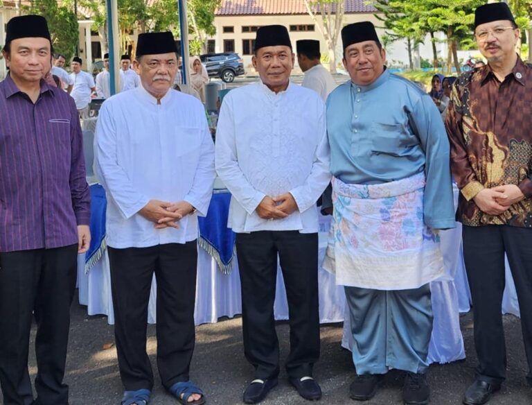 Jamiyah Singapore Sembelih Hewan Qurban di Deliserdang, Bupati Ashari Tambunan Apresiasi