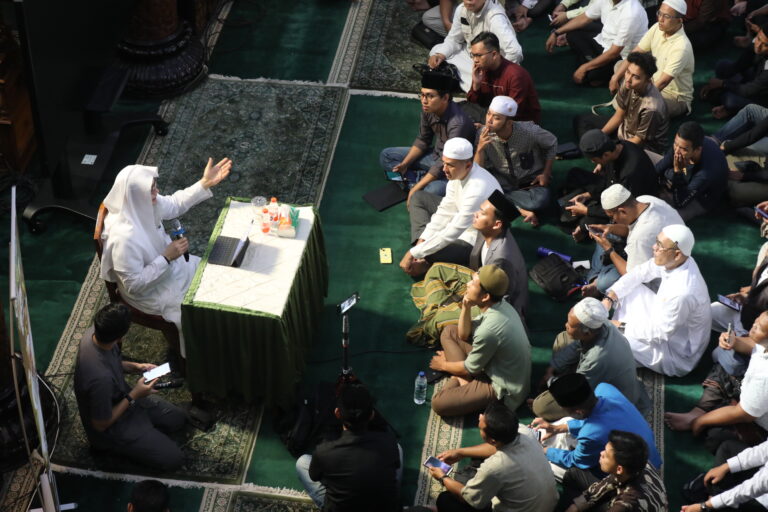 Ijeck Apresiasi Dakwah Sheikh Assim al-Hakeem di Masjid Al-Musannif Diramaikan Anak Muda