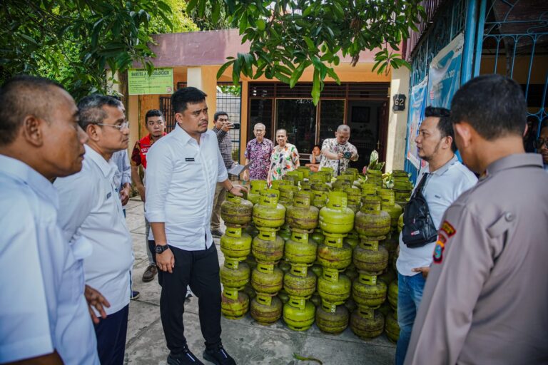 Wali Kota Medan Sidak Pangkalan Gas