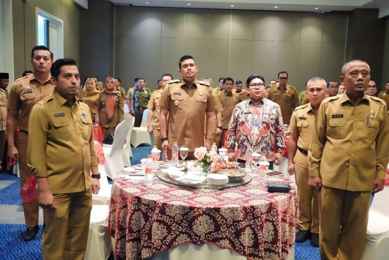 Pejabat Pemko Medan Tandatangani Komitmen Budaya Kerja ASN Ber – Akhlak