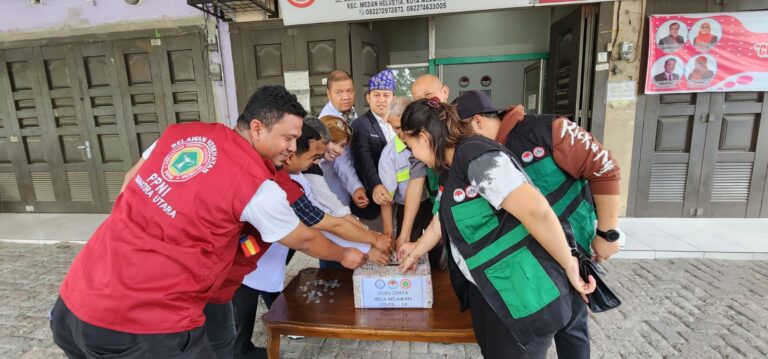 Aksi Kumpul Koin Nakes Sumut untuk dr Gita