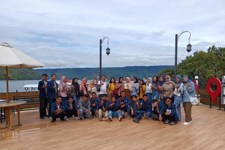 Edi Epron Sihombing : Study Tour Menambah Pengalaman dan Wawasan Kepada Mahasiswa