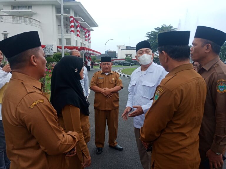 Gubsu Lantik 10 Kepala SMKN dan SMAN