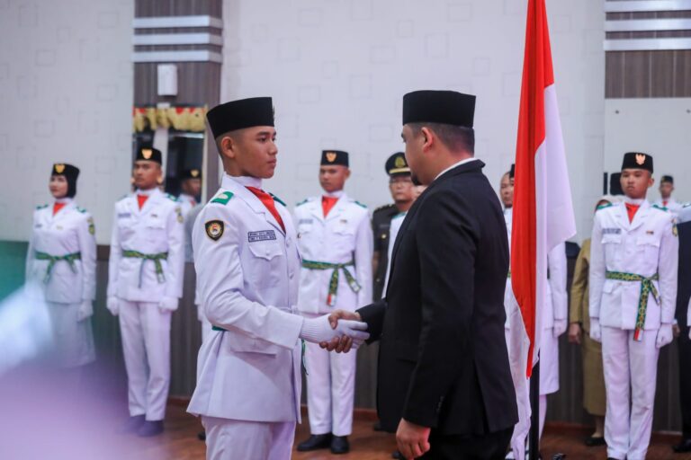 Wali Kota Kukuhkan Anggota Paskibraka Kota Medan 2023