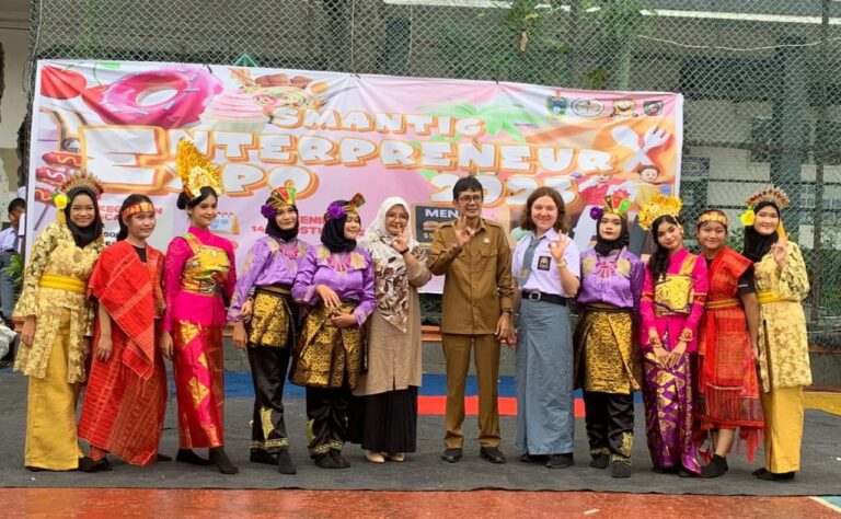 Kepala SMAN 3 Apresiasi Perlombaan Meriahkan HUT RI ke 78
