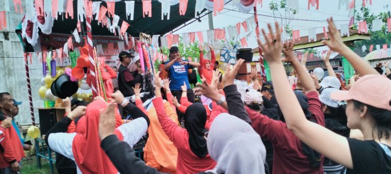 Surkani Ikut Gerak Jalan Sehat Bersama Masyarakat Di Kelurahan Pekan Tanjung Pura