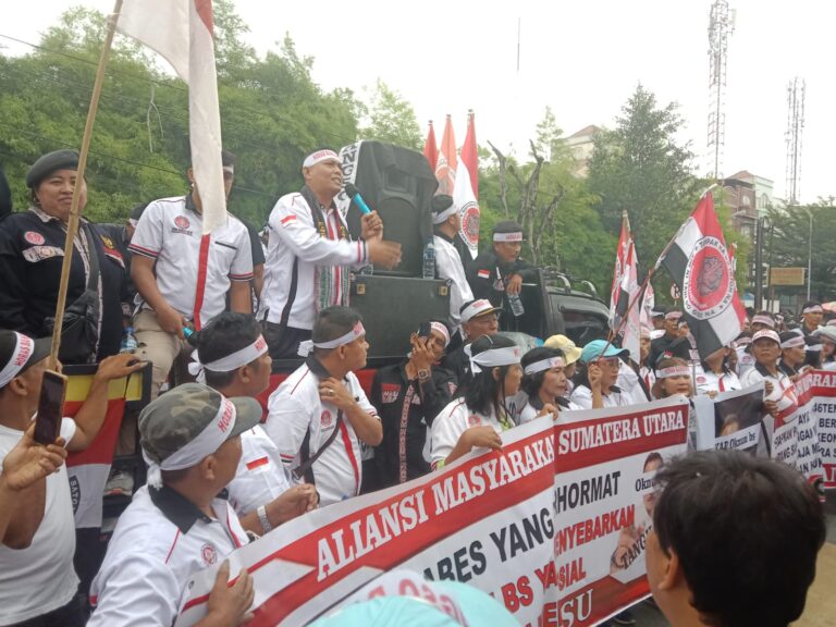 Ratusan Masyarakat Gelar Aksi di Polrestabes Medan, Ini Tuntutannya