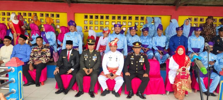 Camat Tanjung Pura Nawawi Pimpin Upacara Detik-Detik Proklamasi HUT Ke-78 RI