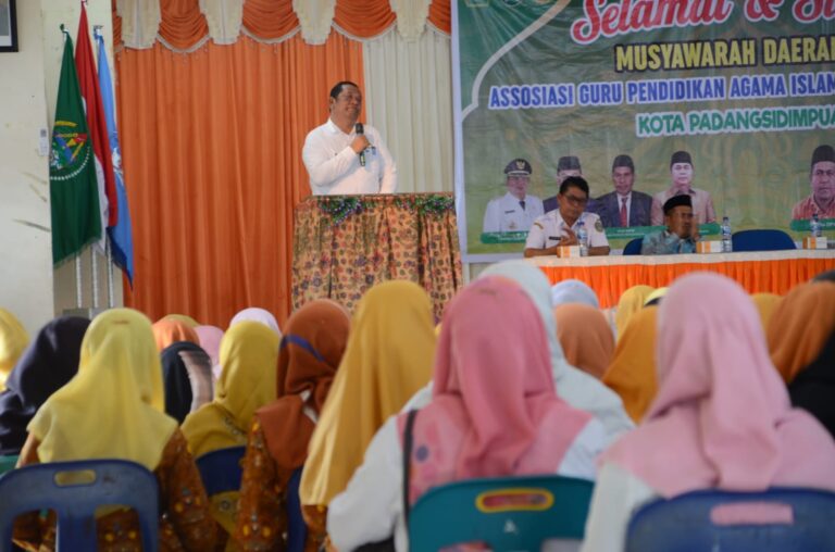 Wali Kota Irsan Efendi Nasution Hadiri Musda AGPAII Kota Padangsidimpuan