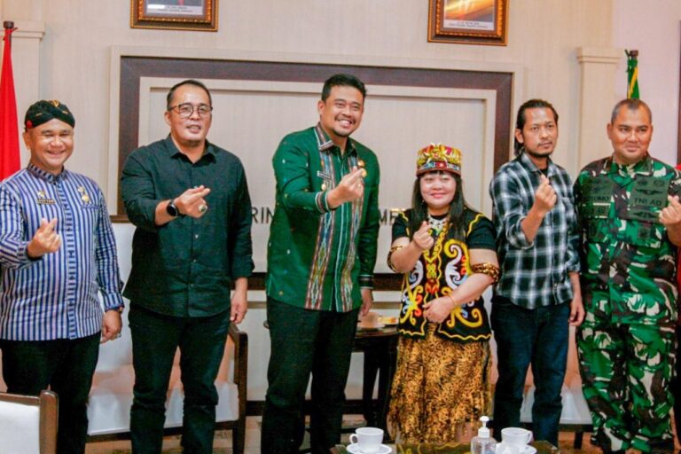 Pemko Fasilitasi Tempat Ida Dayak Obati Warga Medan