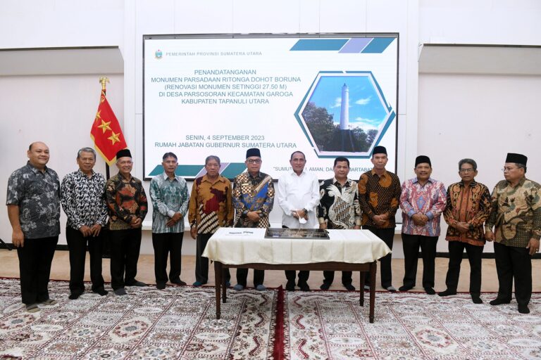Gubernur Sumut Tanda Tangani Prasasti Renovasi Monumen Ritonga