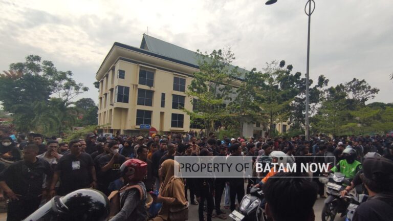 Tolak Relokasi 16 Kampung Tua di Rempang, Ribuan Warga Melayu Unjuk Rasa