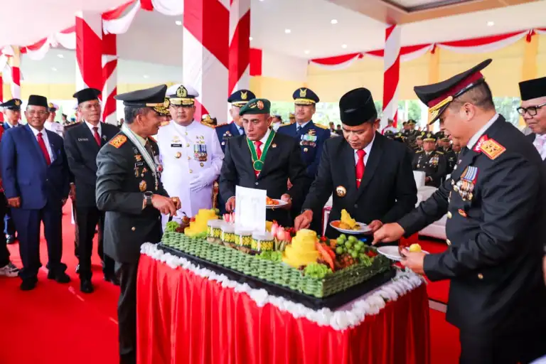 Kapolda Sumut Hadiri Upacara Peringatan HUT TNI Ke 78 Tahun