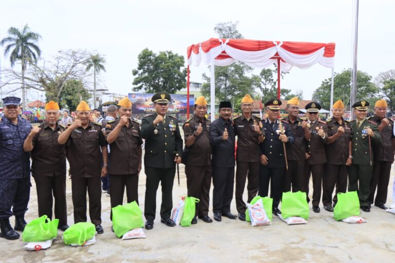 Upacara Peringatan Hari Ulang Tahun TNI Ke-78