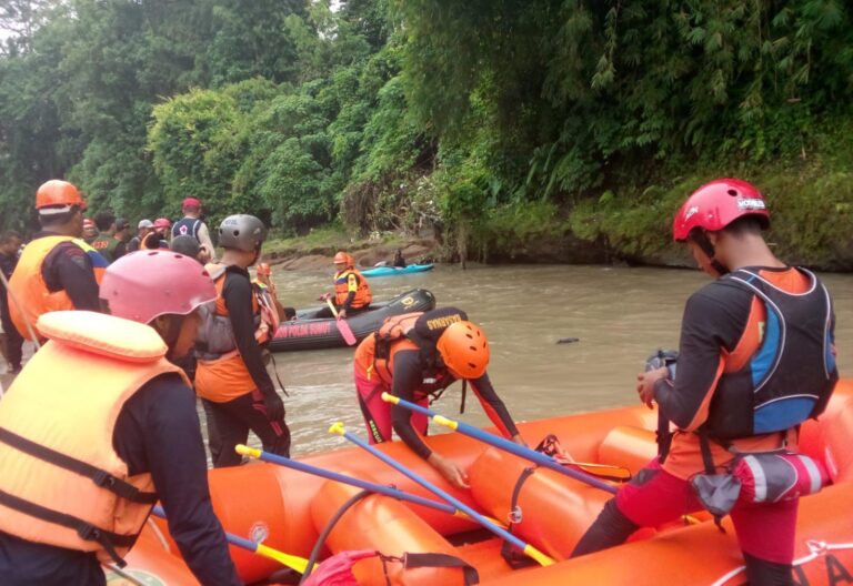 Pencarian Dua Bocah Yang Hanyut, Belum Buahkan Hasil