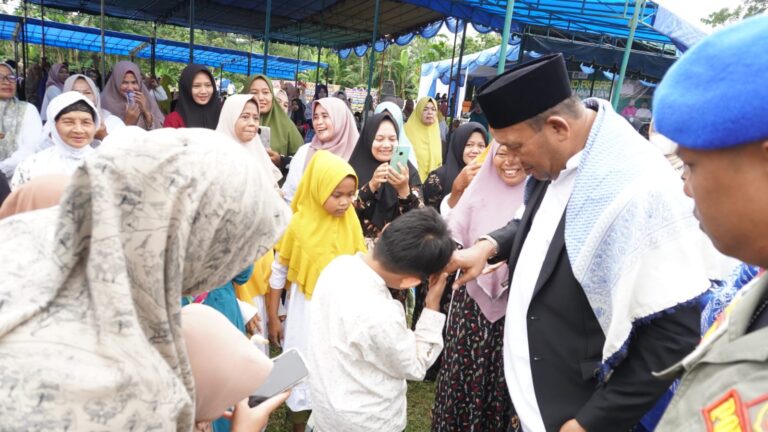 Dihadiri Ribuan Warga, Syah Afandin Apresiasi Maulid di Kecamatan Wampu