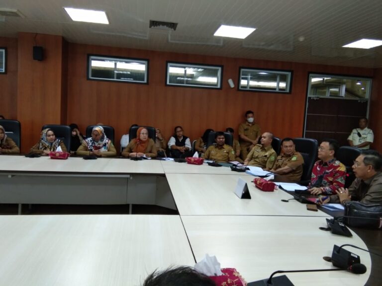 Ratusan Guru Honor Mengadu ke DPRD Medan: Kami Minta Segera Diangkat Menjadi Guru PPPK