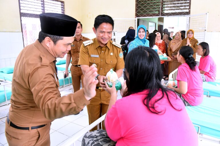 Puncak Acara Hari Kesehatan Jiwa Sedunia, Pj Gubernur Sumut Kunjungi dan Sapa Pasien RSJ Muhammad Ildrem