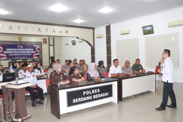 Perdana, Polres Sergai Gelar Seminar Public Speaking