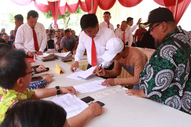 Tersangka Kasus Pencurian Sawit  PTPN IV Jalani Sanksi Sosial