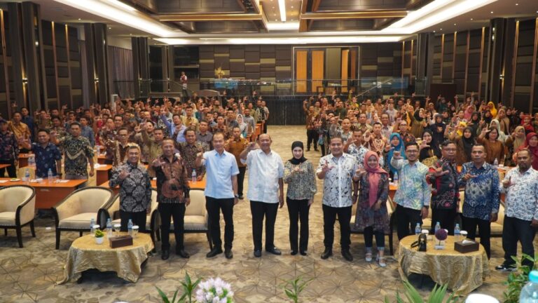Syah Afandin Buka Bimtek Peningkatan Kapasitas ORSOS Dinsos Langkat