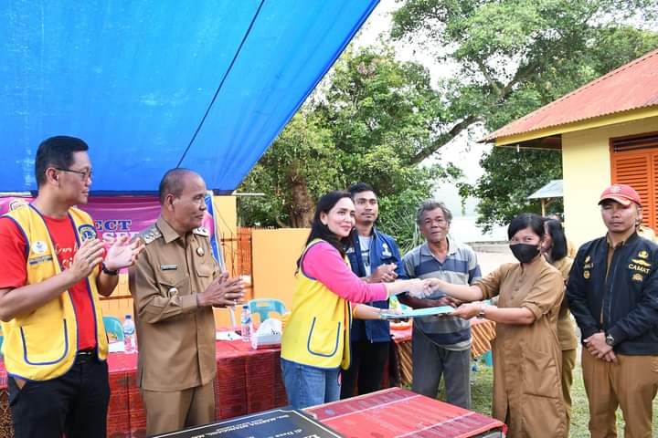 Lions Club Medan Seruni District 307A2 Beri Bantuan Pompa Air bagi Warga Sigaol Simbolon 