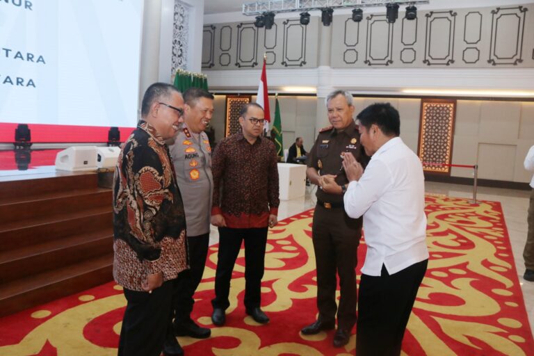 Sukseskan Pilgub Sumut 2024, Pj Gubernur Hassanudin Serahkan Hibah Daerah ke KPU dan Bawaslu Sumut